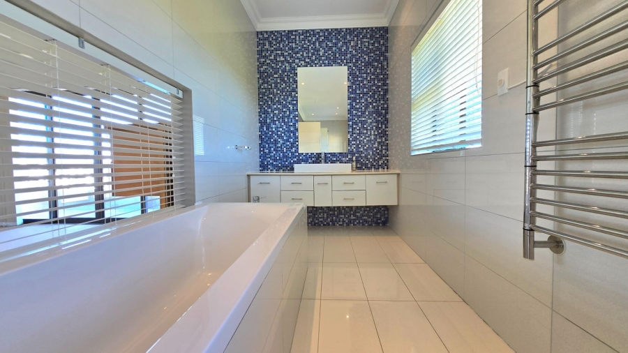 4 Bedroom Property for Sale in Kleinbaai Western Cape